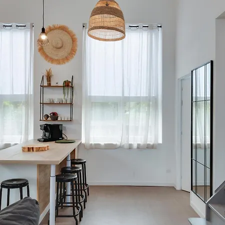 De L'ecole Des Gourmands